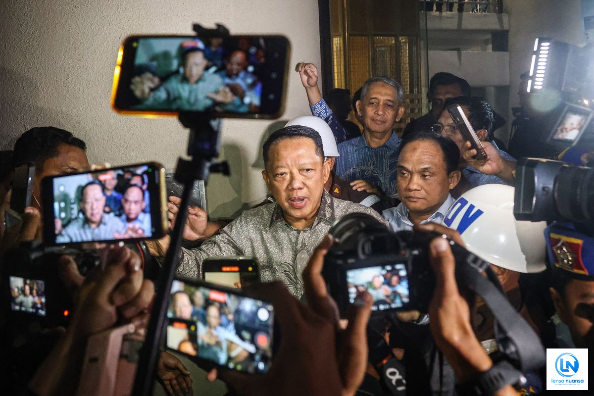 Kejaksaan RI Tetapkan NH sebagai Tersangka Baru TPPU Kasus Febrie Adriansyah, Langsung Ditahan 20 Hari