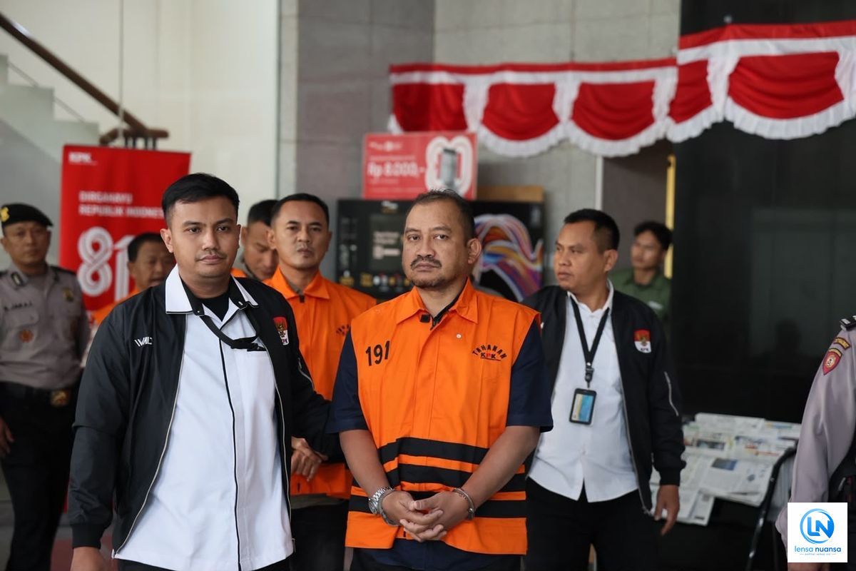 KPK Tetapkan Bupati Pemalang Anom Widiyantoro Tersangka Korupsi Usai OTT, Staf KPK Juga Terlibat