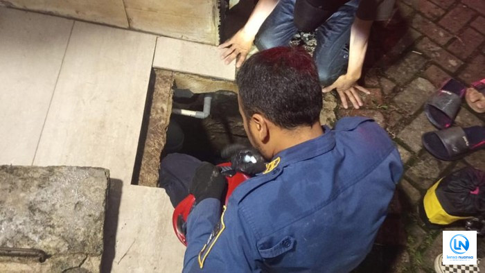 Pria Terjebak di Gorong-gorong Sempit Saat Bersihkan Saluran Air di Bogor, Dievakuasi Damkar