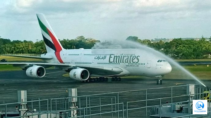 Pesawat Raksasa Emirates Airbus A380 Mendarat Perdana di Bandara Soekarno-Hatta, Bawa Skuad untuk Laga Chelsea vs AC Milan