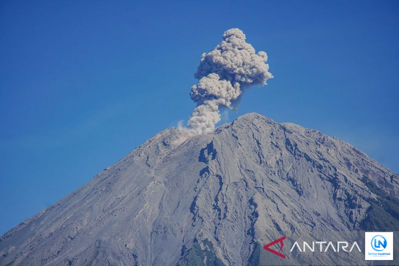 Tiga Gunung Api Indonesia Erupsi dalam Semalam, Gunung Ibu Meletus Tiga Kali