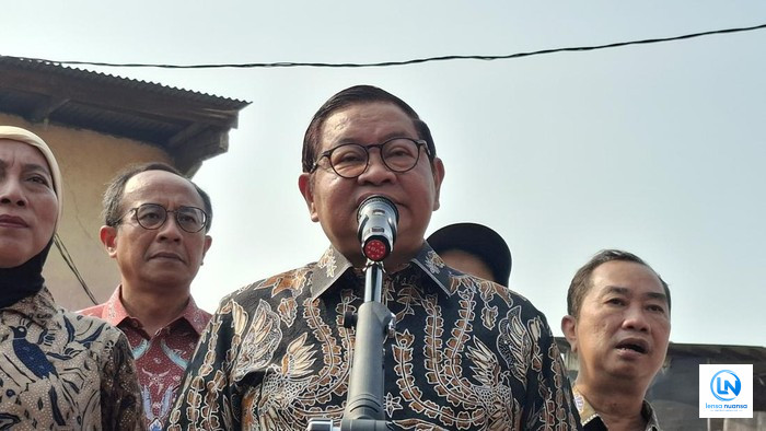 Truk Trailer Pengangkut Tangki Tersangkut di JPO Kramat Jati, Macet Parah Hingga 3 Jam, Gubernur Pramono Minta Operator Ditindak