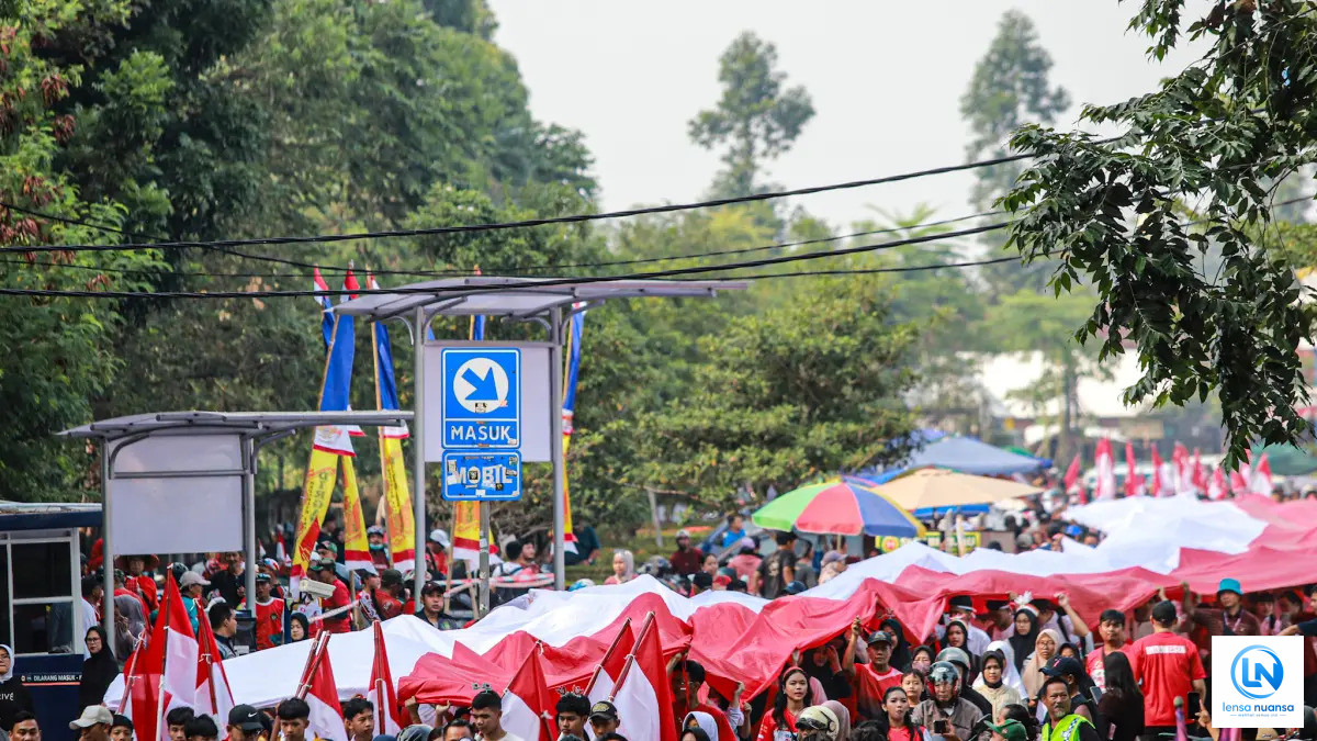 Dukung Pemerintah Dalam Pemberantasan Korupsi Dan Narkoba, Kirab Bendera Merah Putih 81 Meter
