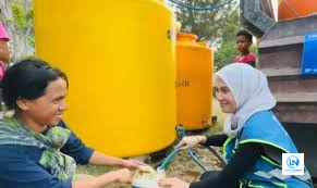 PNM Peduli Salurkan Dua Toren Air untuk Penuhi Kebutuhan Pengungsi Gempa NTT