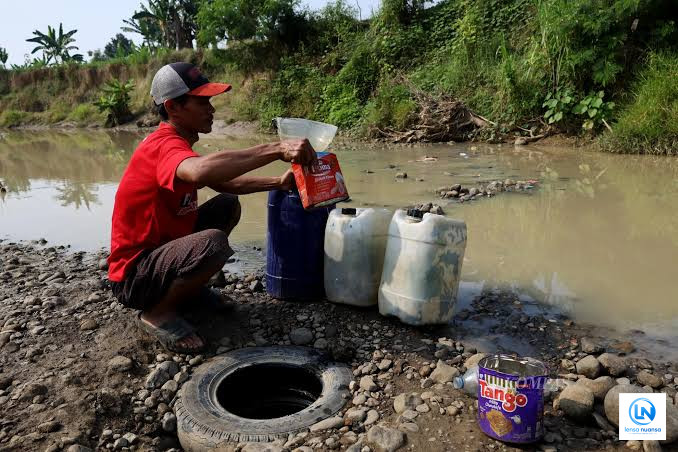 Kemarau Datang, Warga Cimendo Kembali Sambangi Kali Cihoe untuk Bertahan dari Krisis Air