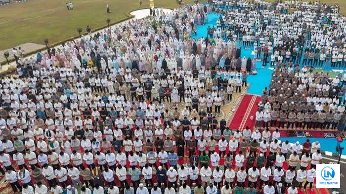 3.000 Warga Palembang Gelar Salat Istisqa, Berdoa Hujan Turun di Tengah Kepungan Kabut Asap