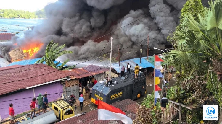 Kebakaran Hebat Hanguskan Ratusan Rumah di Jayapura, Api Berkobar Lebih dari Lima Jam