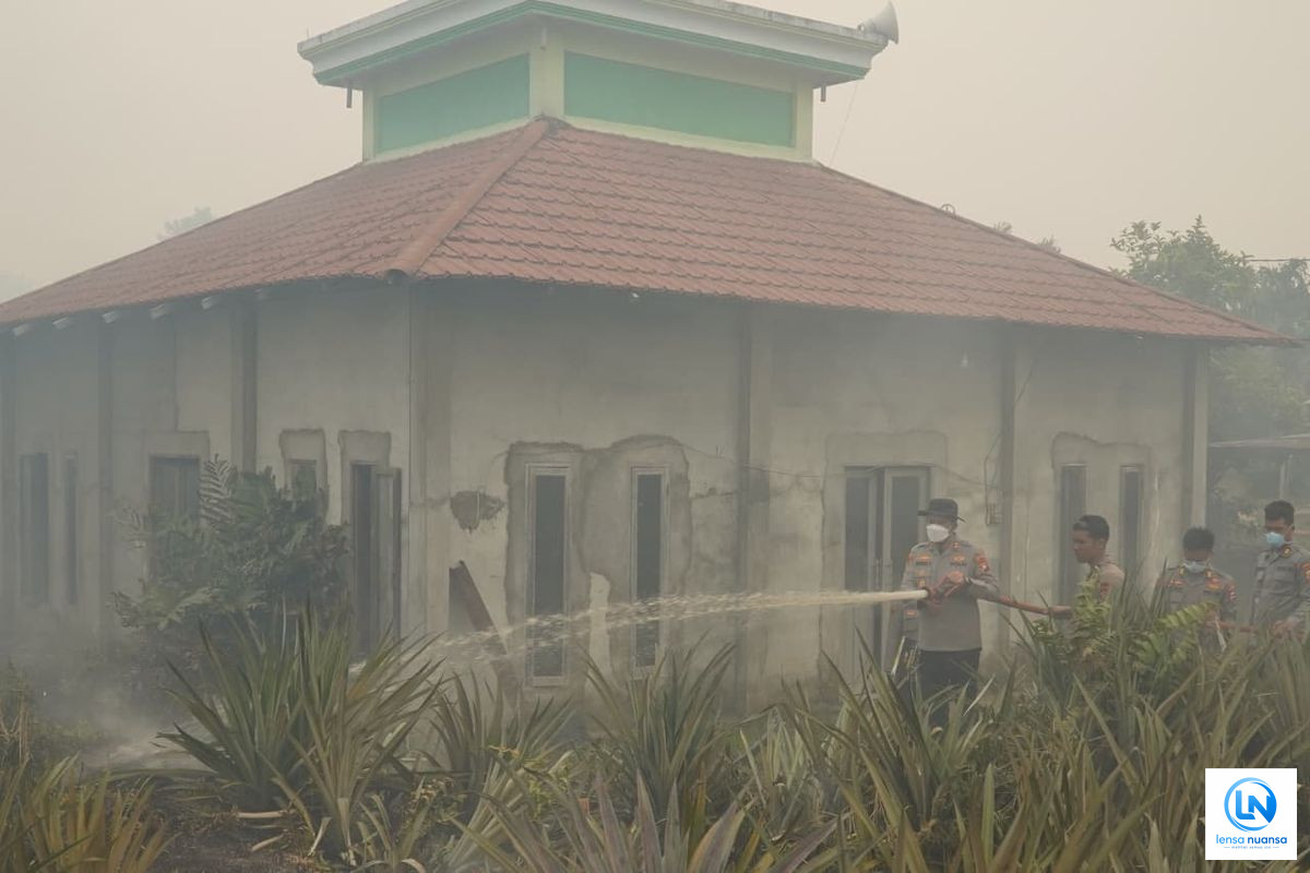 Kabut Asap Karhutla Kalimantan Menyebar ke Malaysia hingga Singapura, Kualitas Udara Sarawak Tembus 400
