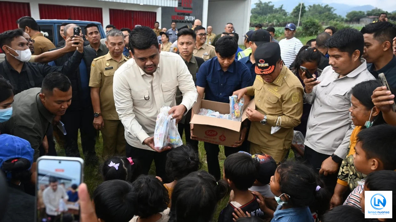 Gunung Sinabung Erupsi, Bobby Nasution Pastikan Logistik Pengungsian Aman