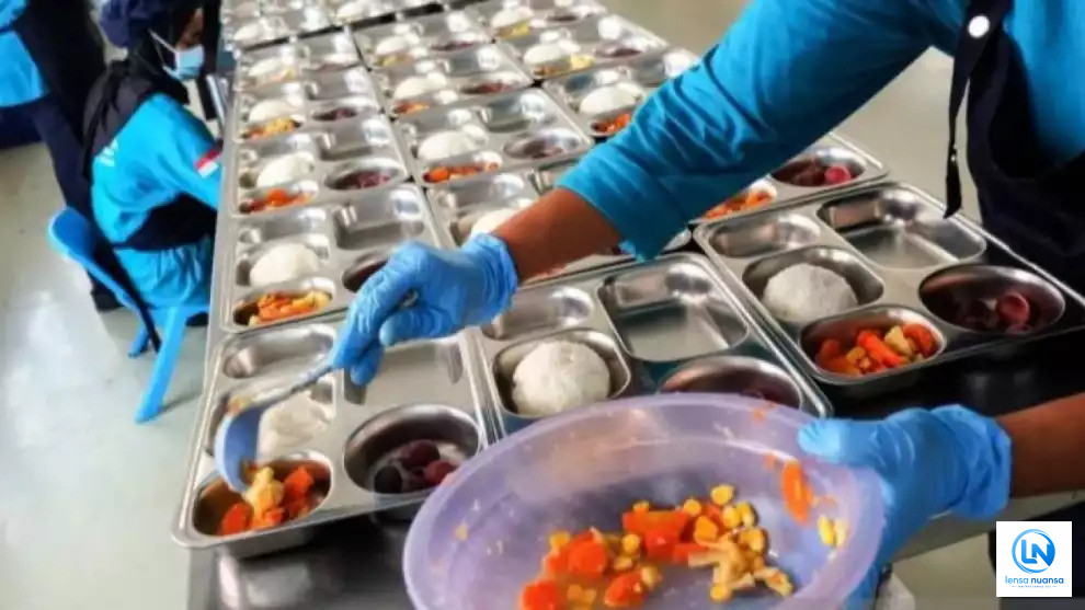 Ratusan Santri di Sidoarjo Diduga Keracunan Usai Santap MBG, BGN Ungkap Makanan Dibagikan Lebih dari 4 Jam Setelah Dimasak