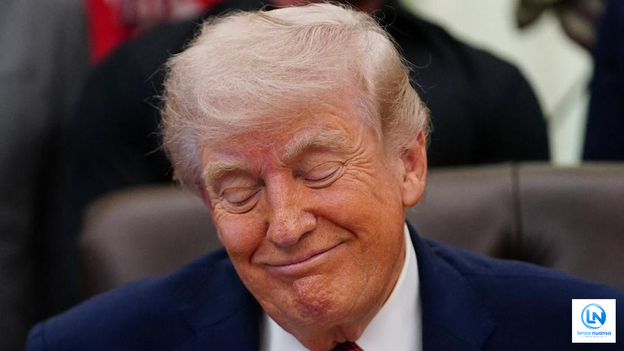 Trump Usulkan Nama Selat Hormuz Diganti Jadi “Selat Trump”