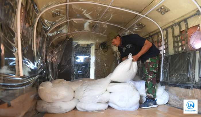 BNPB dan BMKG Gelar Operasi Modifikasi Cuaca untuk Redam Abu Vulkanik Anak Krakatau